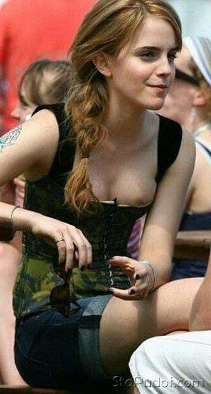 Голая Эмма Уотсон