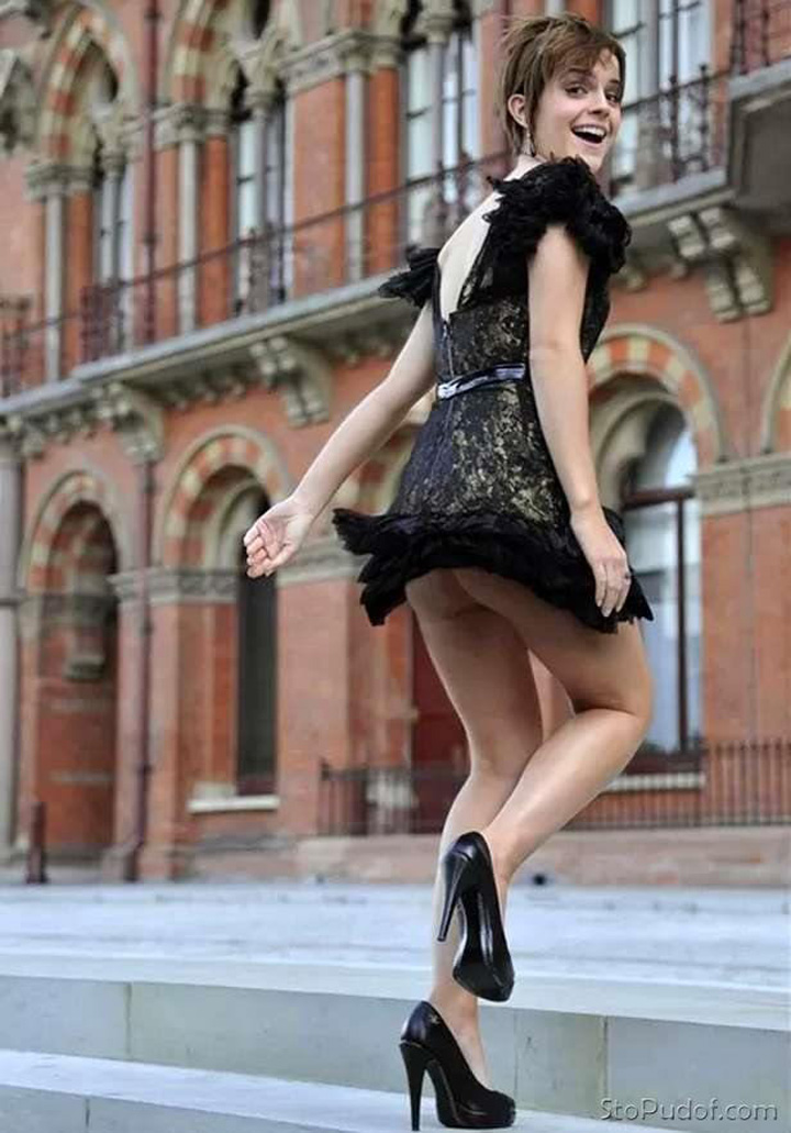 Голая Эмма Уотсон