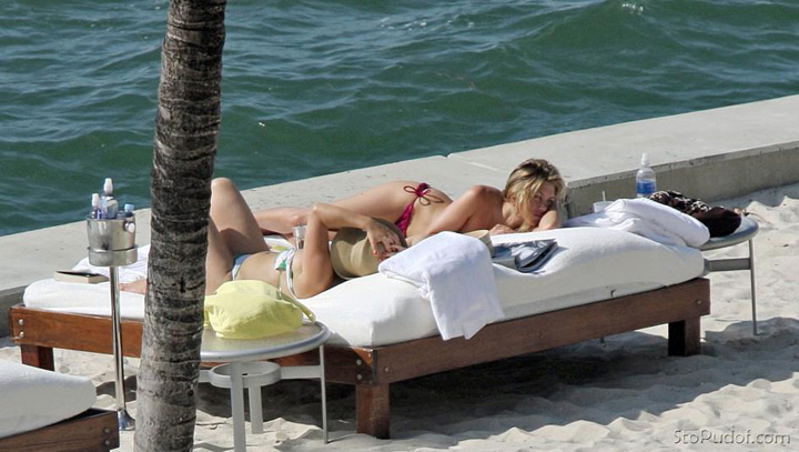 Обнаженная Дженнифер Энистон